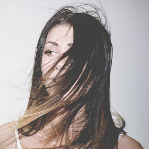 Frau mit schönen Haaren